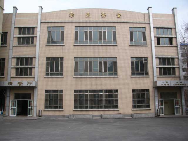 公司為學(xué)校食堂安裝輕質(zhì)隔墻