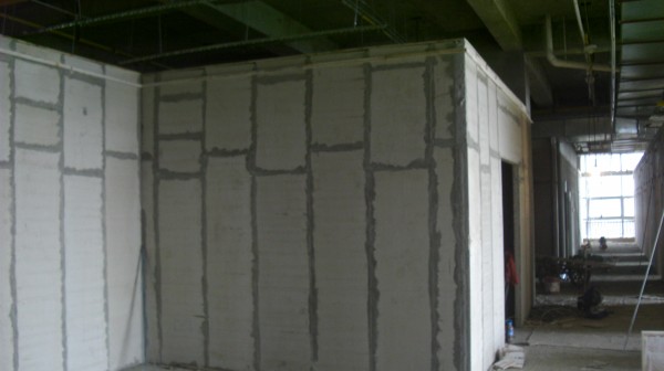 武展商務酒店內部輕質墻板改造現場一