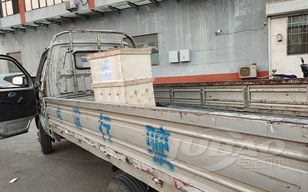 河北保定王先生訂購真空上料機木箱打包完畢，已發貨