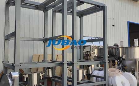 定制款投料站组装完毕，等待发货