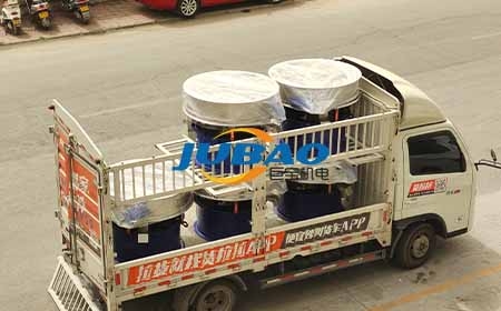 吉林四平陈先生定购的5台浆液筛专车发走