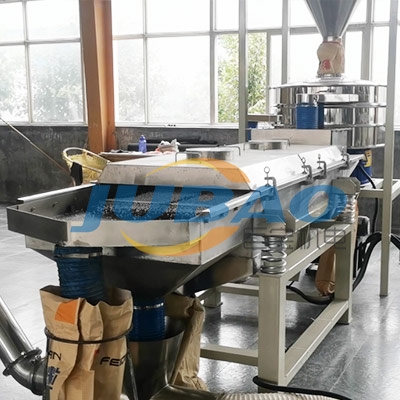 寧夏某客戶旋振篩和直線篩分機客戶現場實拍